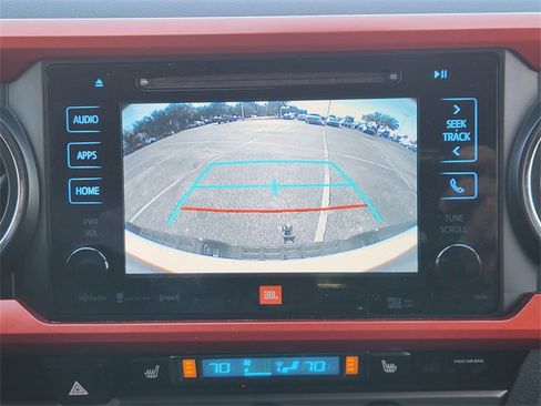 Used 2018 Toyota Tacoma TRD Sport image 14