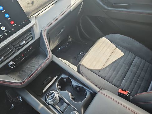 Used 2025 Ford Explorer ST-Line w/ ST-Line Street Pack AWD/4WD image 25