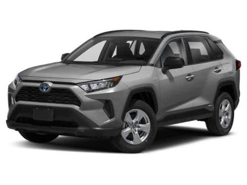 Used 2021 Toyota RAV4 LE image 1