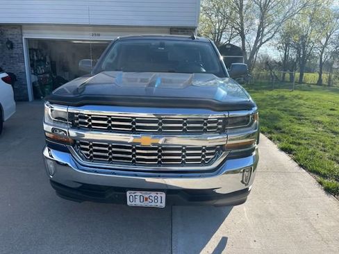 Used 2018 Chevrolet Silverado 1500 LT w/ Texas Edition image 13