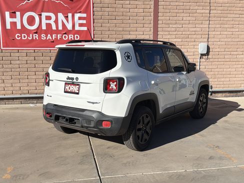 Used 2017 Jeep Renegade Trailhawk image 8