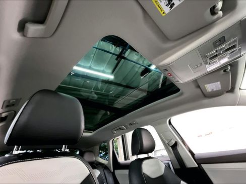 New 2026 Volkswagen Taos SEL image 29