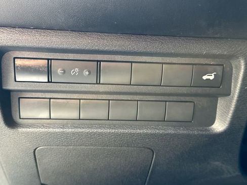 Used 2023 Mitsubishi Outlander SE image 23