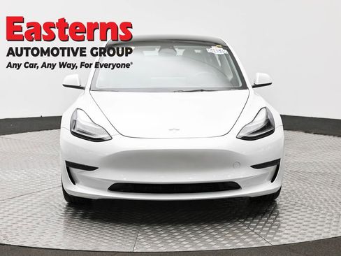 Used 2023 Tesla Model 3 Standard Range image 2