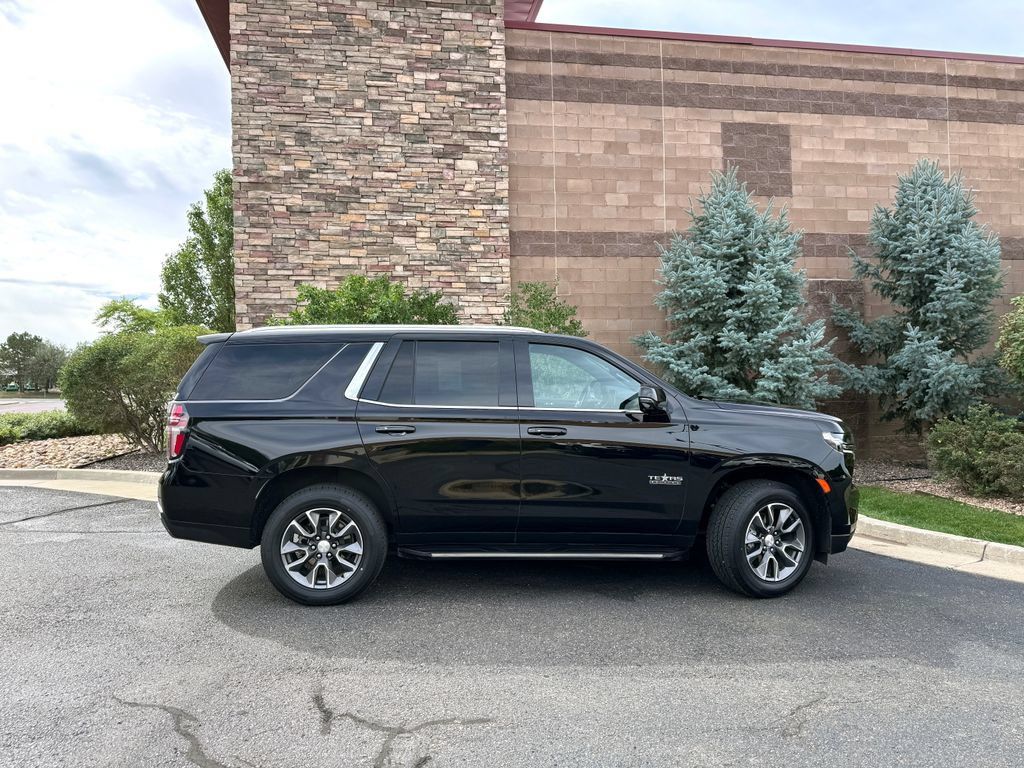 Used 2023 Chevrolet Tahoe LT w/ Luxury Package AWD/4WD image 6