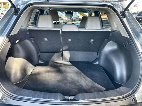 Used 2025 Toyota Corolla Cross L image 31