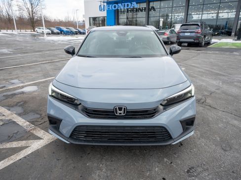 Used 2024 Honda Civic Sport image 2