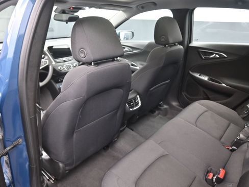 Used 2024 Chevrolet Malibu LT FWD image 2