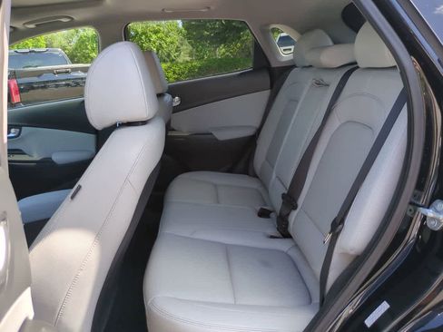 Used 2023 Hyundai Kona Limited AWD/4WD image 13