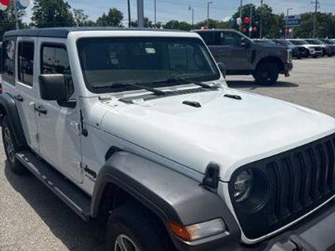 Used 2022 Jeep Wrangler Unlimited Sport AWD/4WD image 2