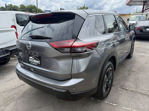 Used 2025 Nissan Rogue SV AWD/4WD image 7