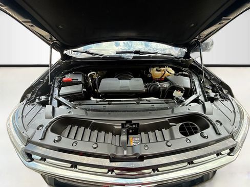 Used 2022 Chevrolet Suburban RST w/ Sport Performance Package image 33