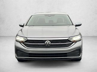 Used 2024 Volkswagen Jetta SE FWD video 2