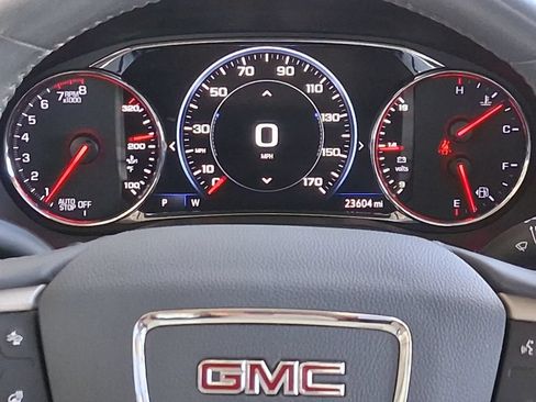 Used 2021 GMC Acadia Denali w/ Denali Technology Package FWD image 12