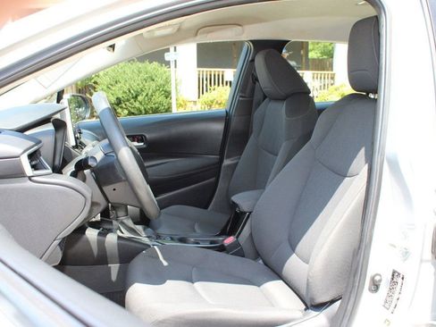 Used 2021 Toyota Corolla LE image 16