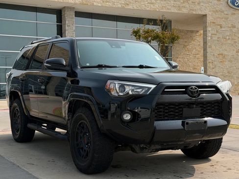 Used 2023 Toyota 4Runner SR5 Premium w/ Moonroof Package RWD image 19