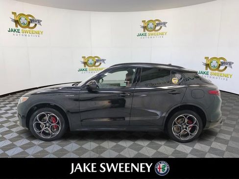 Used 2022 Alfa Romeo Stelvio Veloce image 6