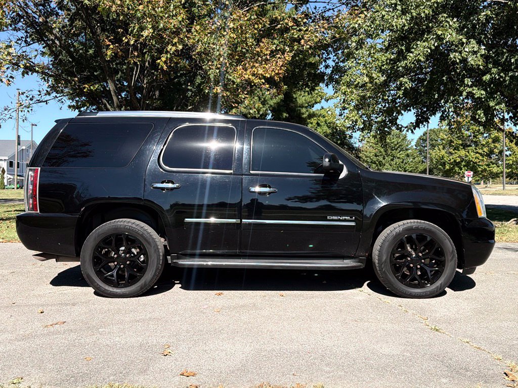 Used 2013 GMC Yukon Denali AWD/4WD image 3