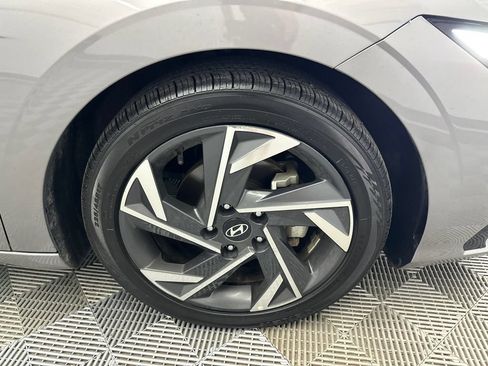 Used 2024 Hyundai Elantra Limited FWD image 13