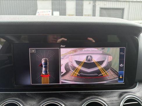 Used 2018 Mercedes-Benz E 300 4MATIC image 30
