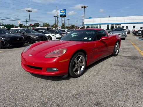 Used 2007 Chevrolet Corvette Coupe w/ Preferred Equipment Group RWD image 3