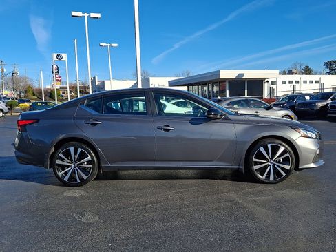 Used 2019 Nissan Altima 2.5 SR w/ SR Premium Package image 7
