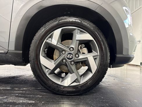 Used 2022 Hyundai Venue Limited FWD image 12