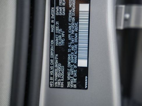 Used 2022 Volvo XC60 T8 Inscription w/ Advanced Package image 39