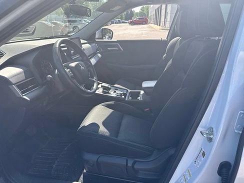 Used 2023 Mitsubishi Outlander ES AWD/4WD image 5