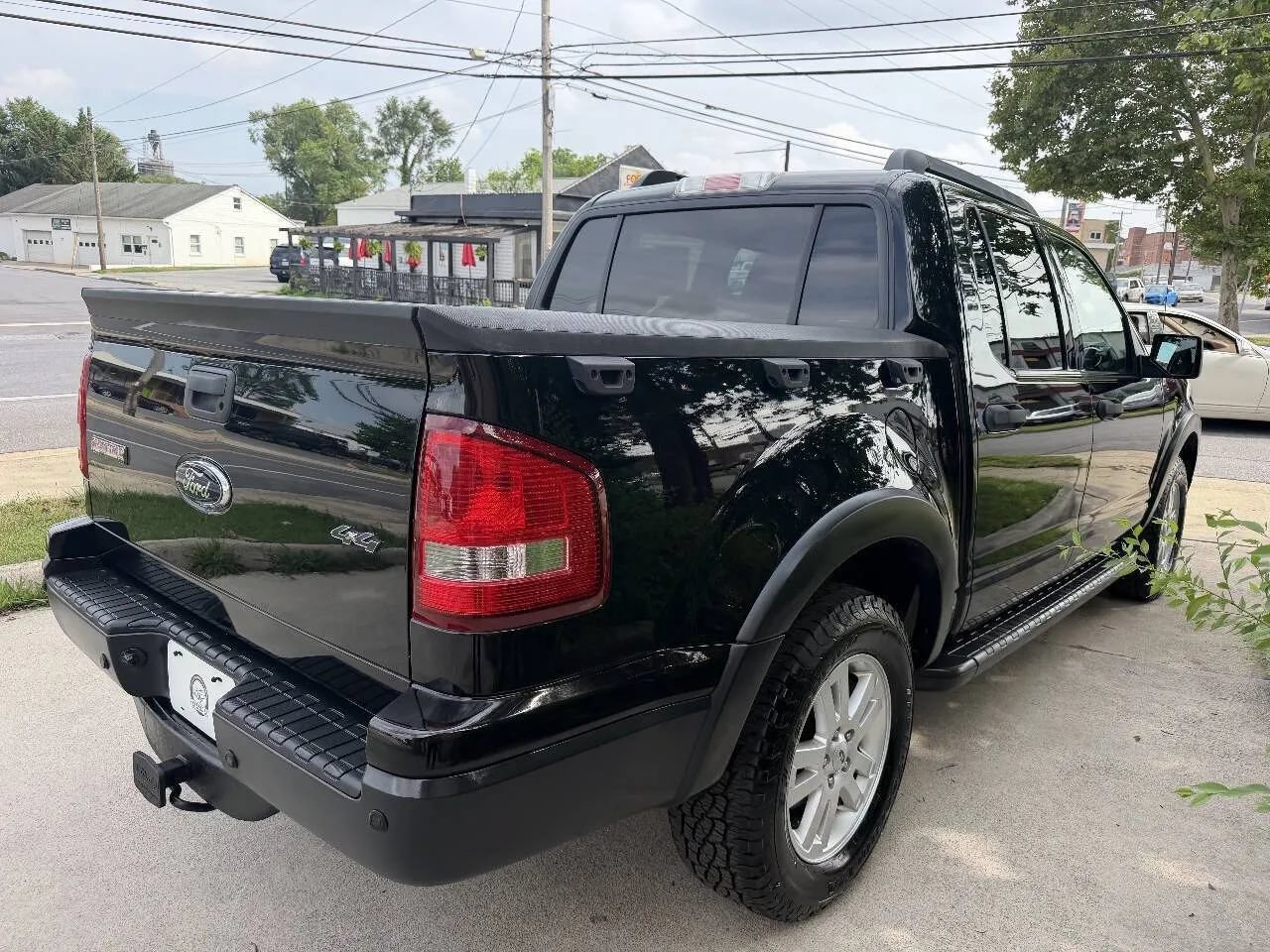 Used 2009 Ford Explorer Sport Trac XLT AWD/4WD image 10