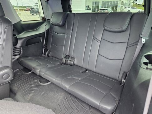 Used 2020 Cadillac Escalade Luxury AWD/4WD image 34
