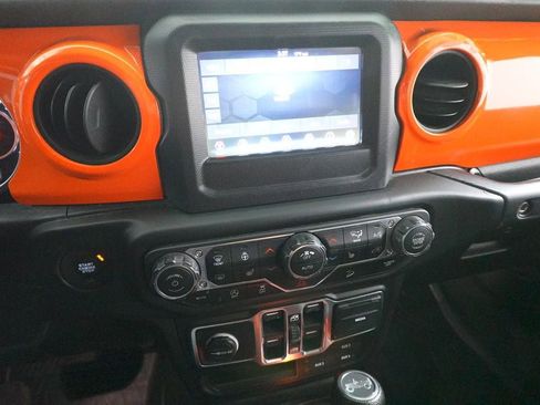 Used 2018 Jeep Wrangler Unlimited Sport S image 17