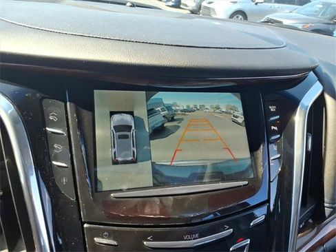 Used 2015 Cadillac Escalade Luxury image 19