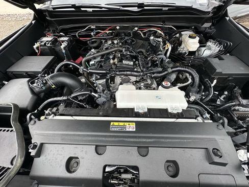 Used 2025 Toyota Tacoma SR image 28