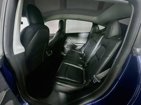 Used 2022 Tesla Model Y Long Range AWD/4WD image 26