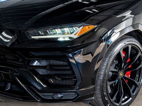 Used 2021 Lamborghini Urus image 12