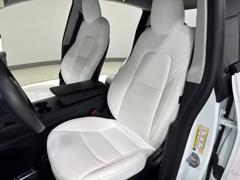 Used 2021 Tesla Model Y Long Range AWD/4WD image 16