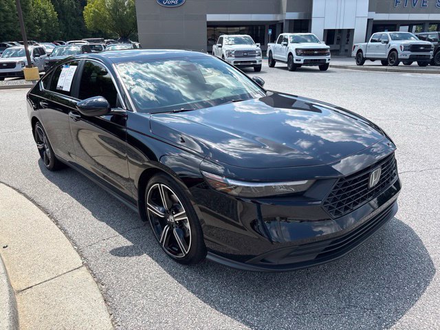 Used 2025 Honda Accord Sport image 2