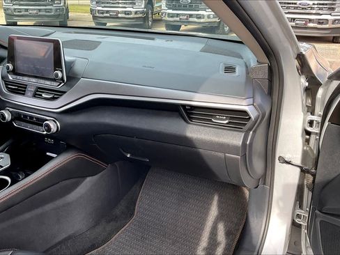 Used 2024 Nissan Altima 2.5 SR image 17