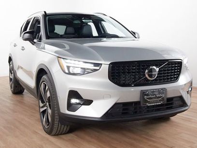 Used 2025 Volvo XC40 B5 Plus