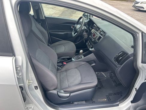 Used 2013 Kia Rio LX FWD image 12