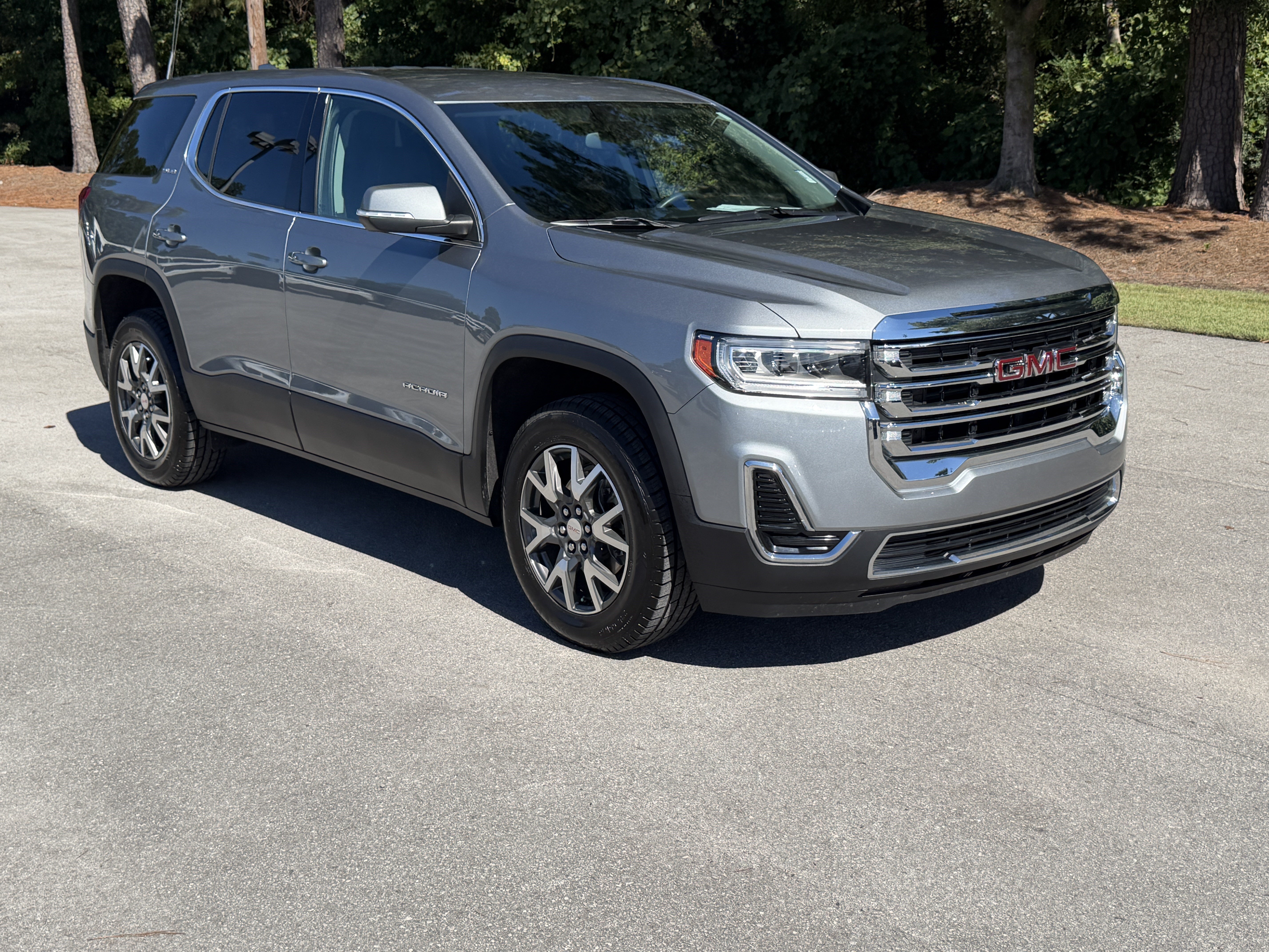 Used 2023 GMC Acadia SLE FWD image 10