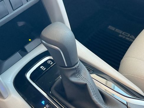 Certified 2025 Toyota Corolla Cross LE image 18