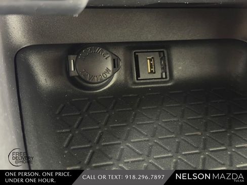 Used 2020 Toyota RAV4 XLE FWD image 36