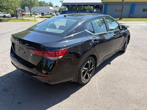 Used 2025 Nissan Sentra SV FWD image 8
