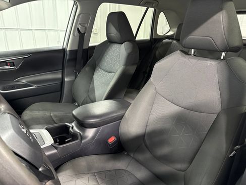 Used 2024 Toyota RAV4 XLE AWD/4WD image 25