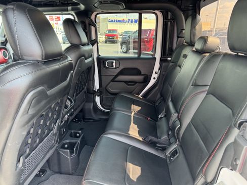 Used 2022 Jeep Gladiator Rubicon w/ Cold Weather Group image 32