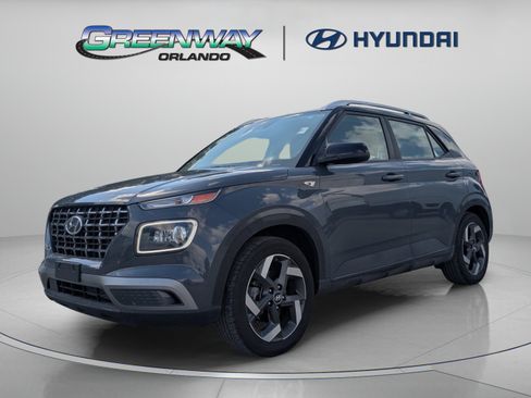 Certified 2025 Hyundai Venue Limited FWD image 4