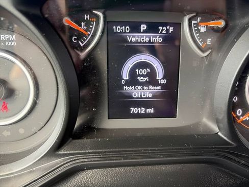 Used 2025 Jeep Wrangler Sport AWD/4WD image 31