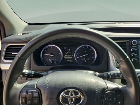 Used 2019 Toyota Highlander SE AWD/4WD image 15